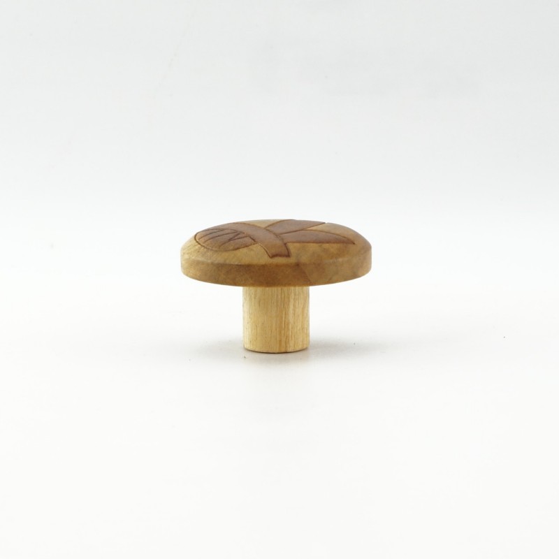 Beech Engraved Wooden Knob (Leaves)