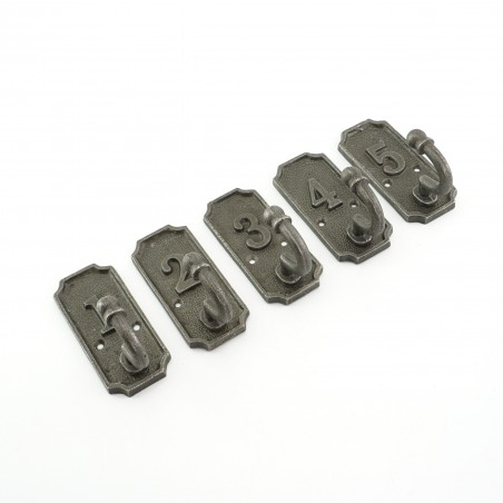 'Calveslake' Coat Pegs 1-5