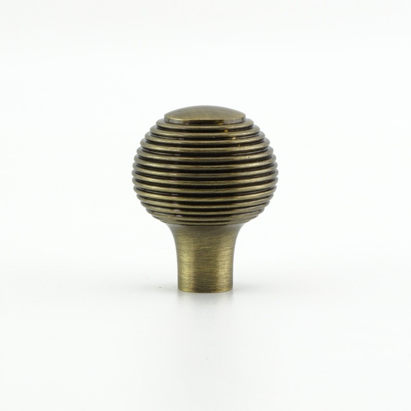 Arts and Crafts Reeded Cabinet Knob